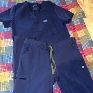 FIGS SCRUB SET NAVY